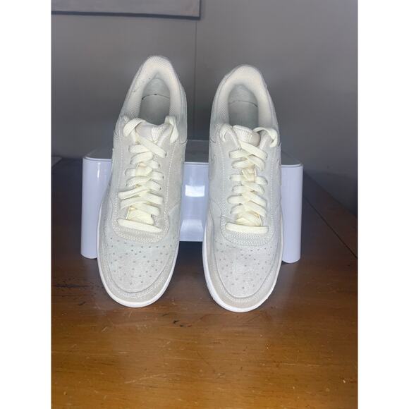 Nike Court Vision Low Beige size 8.5 - Picture 3 of 4